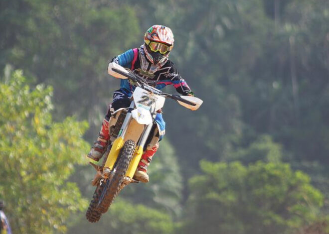 Motocross racing competition